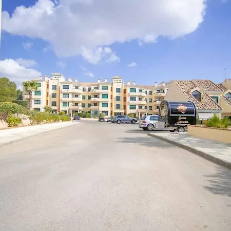 2 Bedroom 2 Bathroom Ground Floor A Short Walk To The 18 Hole Golf Course Apartment *