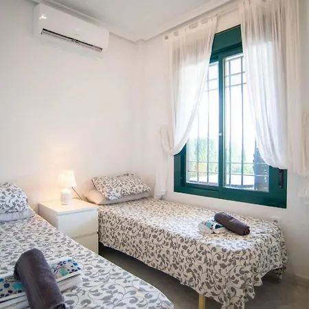 2 Bedroom 2 Bathroom Ground Floor A Short Walk To The 18 Hole Golf Course *