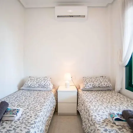 Apartment 2 Bedroom 2 Bathroom Ground Floor A Short Walk To The 18 Hole Golf Course *